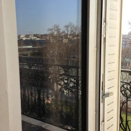 Tour Eiffel Quais De Seine